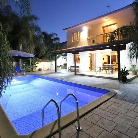Villa Paradise With Pool *